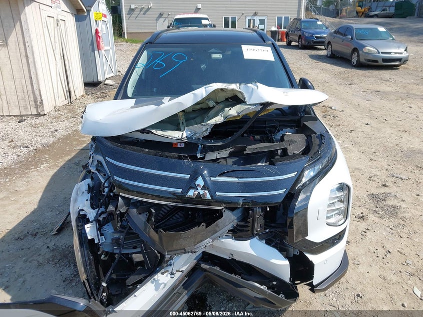 2025 Mitsubishi Outlander VIN JA4J4VA85SZ039962 IAAI salvage auction — FRONT END, Salvage (Pennsylvania), sold $7,150 on 2026-07-14 (photo 6)