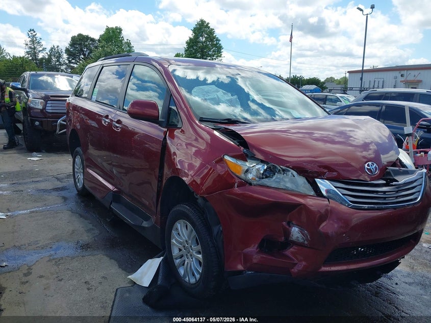 2015 Toyota Sienna VIN 5TDYK3DC6FS535438 IAAI salvage auction — FRONT END, Salvage (South Carolina), sold $3,750 on 2026-07-13 (photo 1)