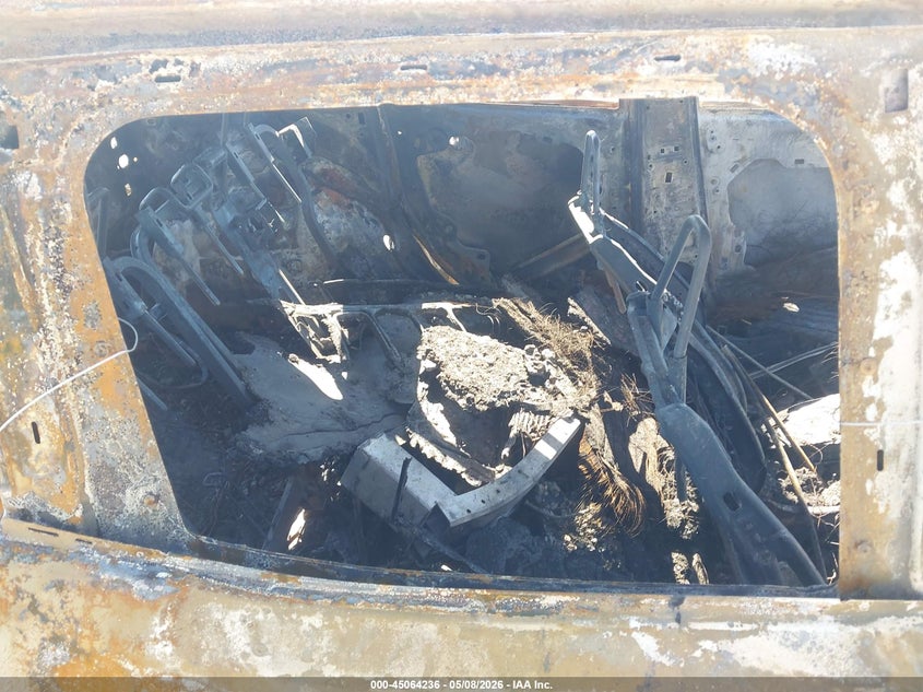 2021 Jeep Renegade VIN ZACNJCAB5MPM24243 IAAI salvage auction — TOTAL BURN, Wait Title, sold $25 on 2026-08-19 (photo 8)