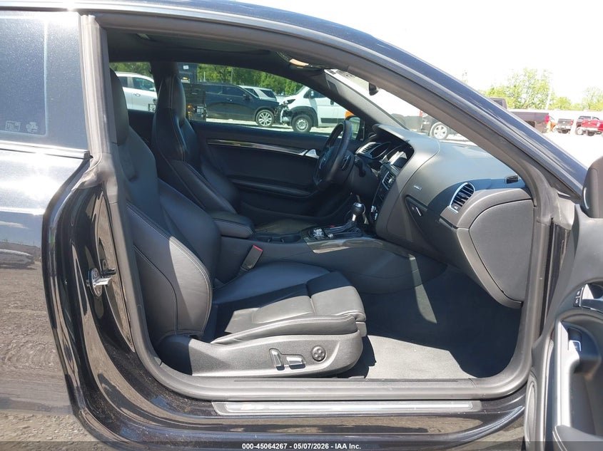 2014 Audi S5 VIN WAUCGAFR7EA060800 IAAI salvage auction — HAIL, Clear (Missouri), sold $3,500 on 2026-07-13 (photo 5)