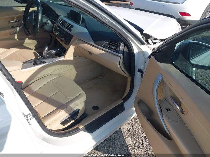 2013 BMW 3er VIN WBA3A5C54DF355400 IAAI salvage auction — RIGHT FRONT, Junk (Oklahoma), sold $1,000 on 2026-08-11 (photo 5)