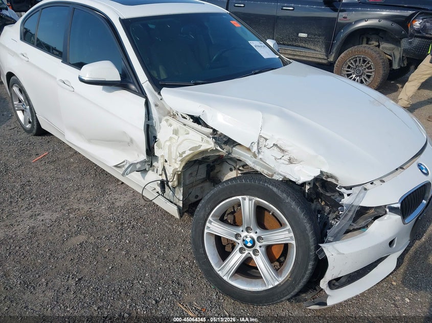 2013 BMW 3er VIN WBA3A5C54DF355400 IAAI salvage auction — RIGHT FRONT, Junk (Oklahoma), sold $1,000 on 2026-08-11 (photo 6)