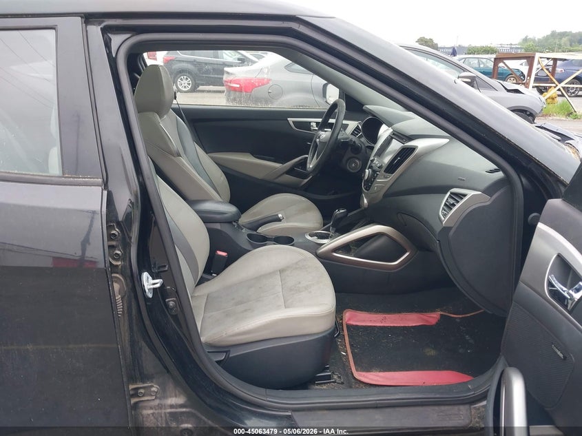 2013 Hyundai Veloster VIN KMHTC6AD1DU088429 IAAI salvage auction — NORMAL WEAR, Clear-Dealer Only (Washington), sold $300 on 2026-07-30 (photo 5)