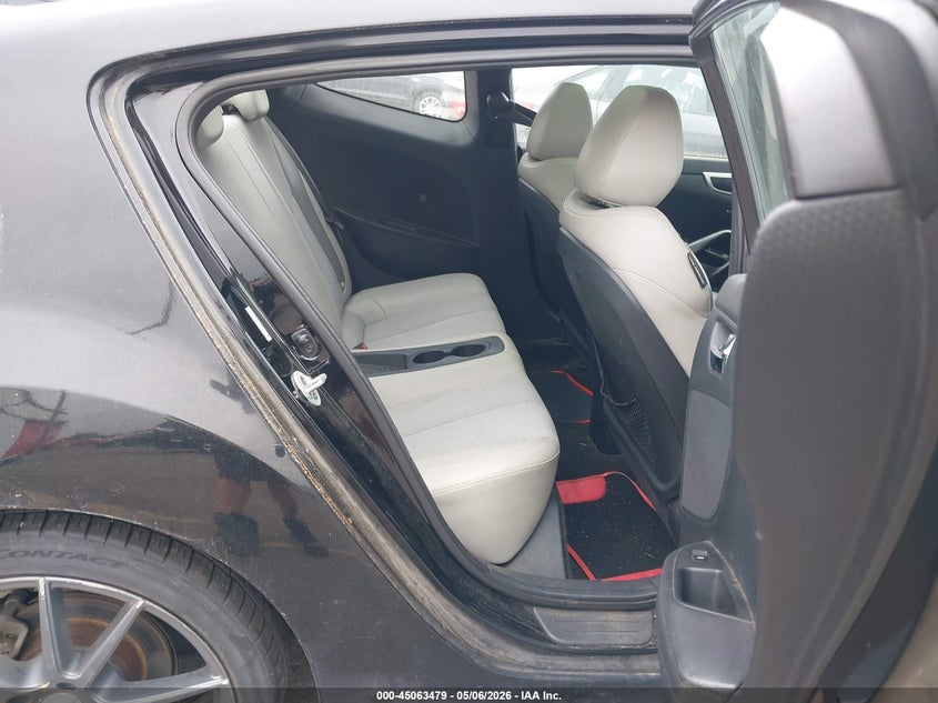 2013 Hyundai Veloster VIN KMHTC6AD1DU088429 IAAI salvage auction — NORMAL WEAR, Clear-Dealer Only (Washington), sold $300 on 2026-07-30 (photo 8)