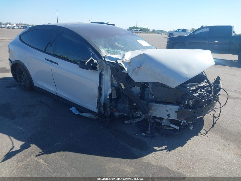 2017 Tesla Model x VIN 5YJXCDE21HF038213 IAAI salvage auction — FRONT END, Salvage (Minnesota), sold $2,125 on 2026-08-24 (photo 1)