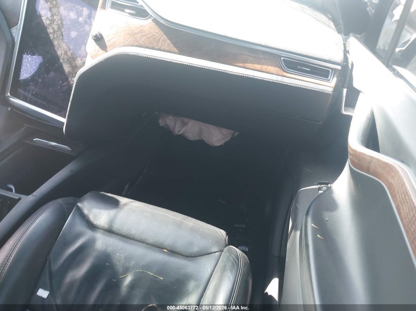 2017 Tesla Model x VIN 5YJXCDE21HF038213 IAAI salvage auction — FRONT END, Salvage (Minnesota), sold $2,125 on 2026-08-24 (photo 5)