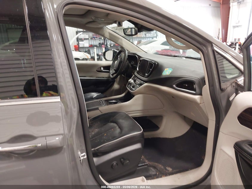 2023 Chrysler Pacifica VIN 2C4RC1S78PR503354 IAAI salvage auction — FRONT END, Salvage Title, sold $12,000 on 2026-07-22 (photo 5)