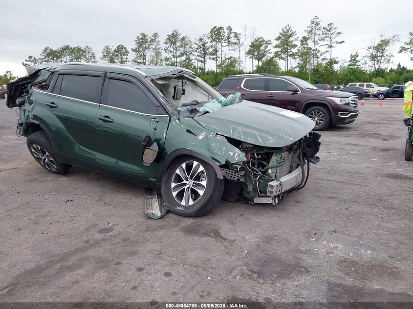 2025 Toyota Highlander VIN 5TDKBRCH3SS649848 IAAI salvage auction — ROLLOVER, Certificate Of Destruction (Florida), sold $3,075 on 2026-07-21 (photo 1)