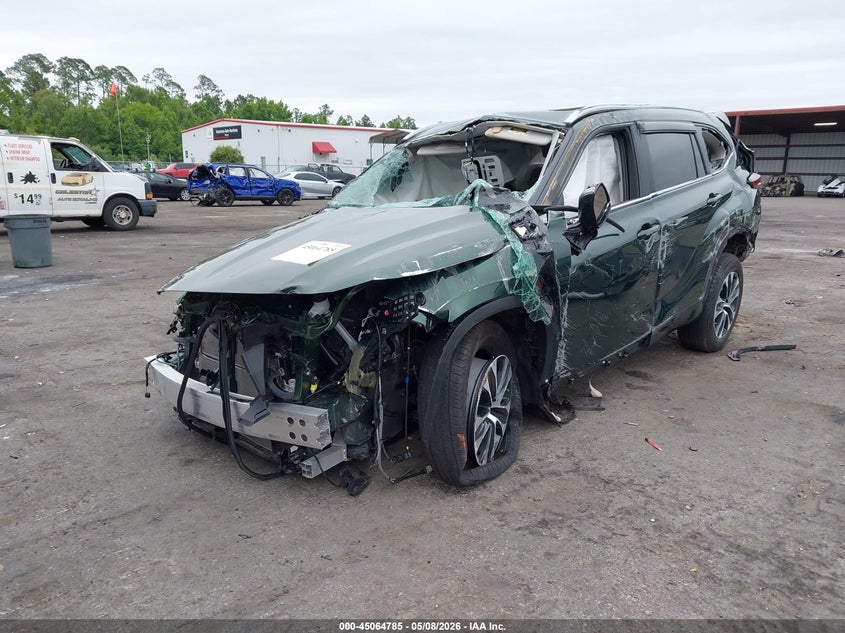 2025 Toyota Highlander VIN 5TDKBRCH3SS649848 IAAI salvage auction — ROLLOVER, Certificate Of Destruction (Florida), sold $3,075 on 2026-07-21 (photo 2)