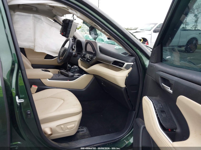 2025 Toyota Highlander VIN 5TDKBRCH3SS649848 IAAI salvage auction — ROLLOVER, Certificate Of Destruction (Florida), sold $3,075 on 2026-07-21 (photo 5)