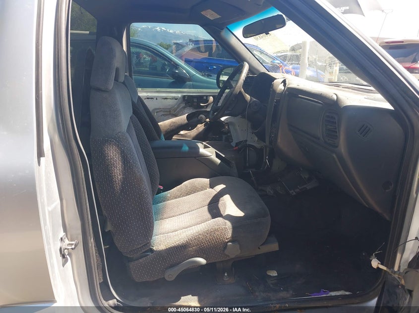 2003 Chevrolet S-10 VIN 1GCCS14H538200651 IAAI salvage auction — LEFT SIDE, Salvage (Idaho), sold $275 on 2026-07-09 (photo 5)