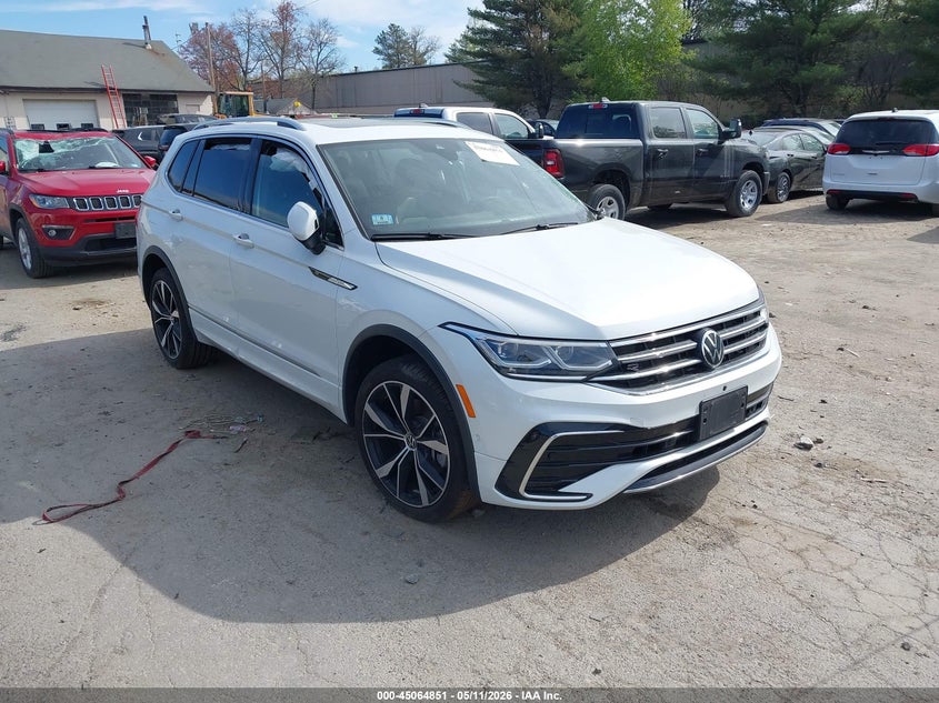 2024 Volkswagen Tiguan VIN 3VV4B7AX8RM158792 IAAI salvage auction — LEFT FRONT, Salvage Title, sold $10,300 on 2026-07-29 (photo 1)