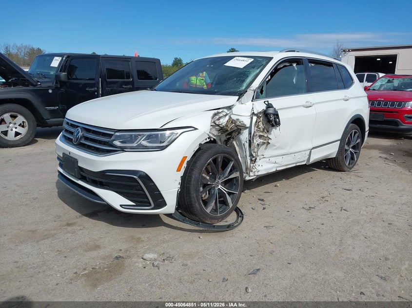 2024 Volkswagen Tiguan VIN 3VV4B7AX8RM158792 IAAI salvage auction — LEFT FRONT, Salvage Title, sold $10,300 on 2026-07-29 (photo 2)
