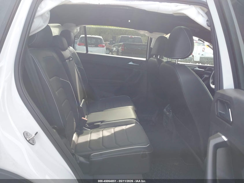 2024 Volkswagen Tiguan VIN 3VV4B7AX8RM158792 IAAI salvage auction — LEFT FRONT, Salvage Title, sold $10,300 on 2026-07-29 (photo 8)