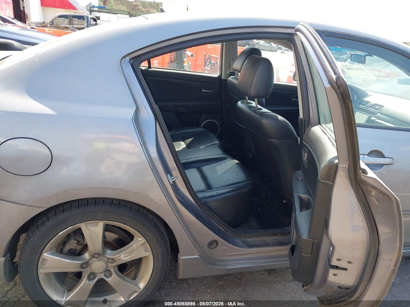 2004 Mazda 3 VIN JM1BK323041191592 IAAI salvage auction — RIGHT SIDE, Salvage (Oregon), sold $175 on 2026-07-09 (photo 8)
