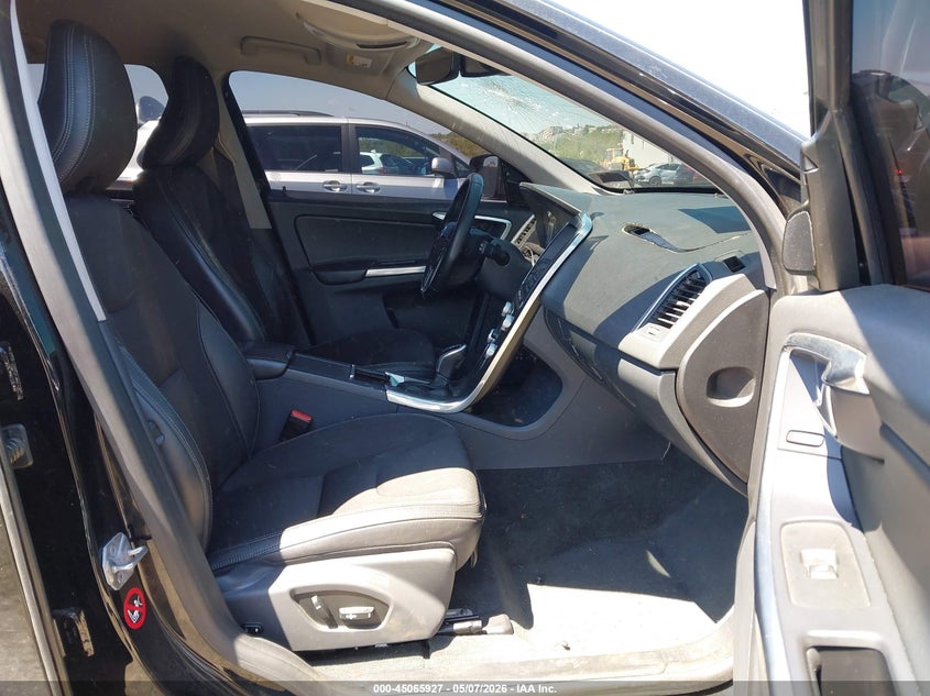 2016 Volvo Xc60 VIN YV440MDJ1G2919321 IAAI salvage auction — FRONT END, Salvage (Pennsylvania), sold $1,350 on 2026-07-10 (photo 5)