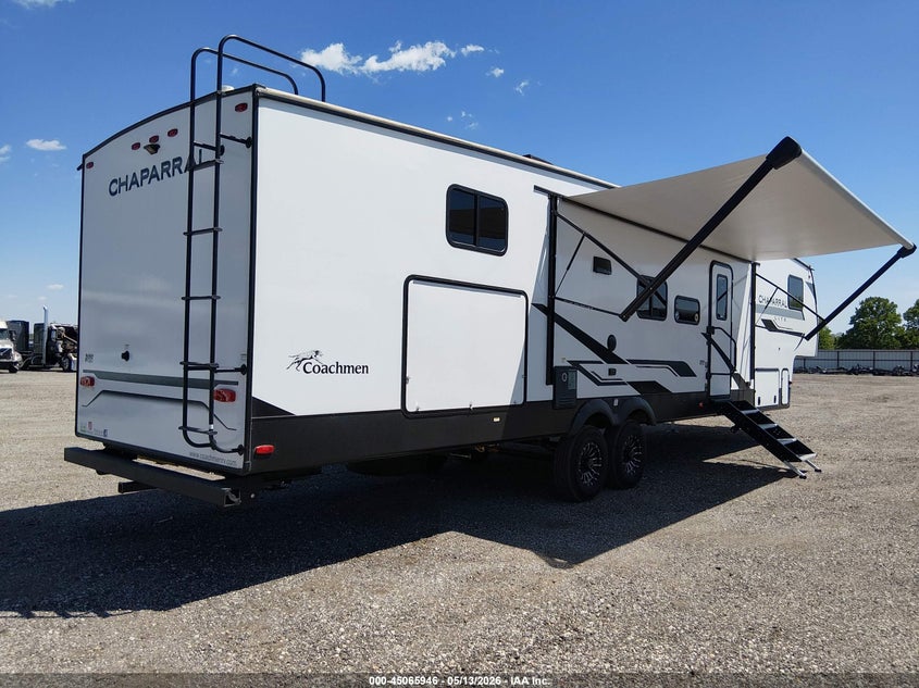 2025 Coachmen Other VIN 5ZT3CL2BXSA331930 IAAI salvage auction — HAIL, Regular Certificate (Iowa), sold $34,600 on 2026-07-15 (photo 4)