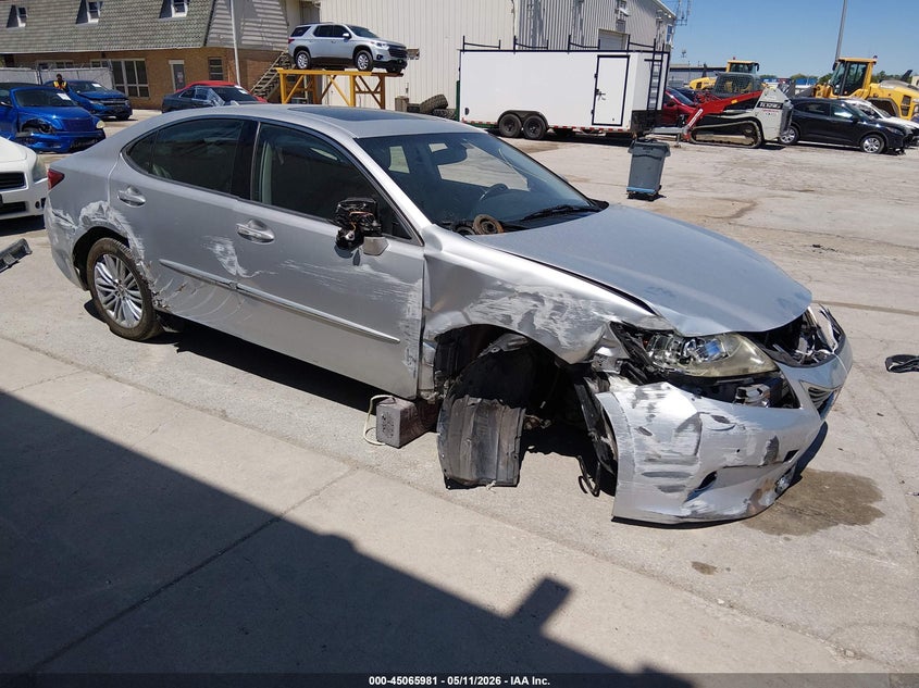 2013 Lexus ES VIN JTHBK1GG2D2043890 IAAI salvage auction — ROLLOVER, Salvage (Illinois), sold $1,000 on 2026-07-14 (photo 1)
