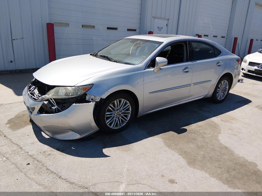 2013 Lexus ES VIN JTHBK1GG2D2043890 IAAI salvage auction — ROLLOVER, Salvage (Illinois), sold $1,000 on 2026-07-14 (photo 2)