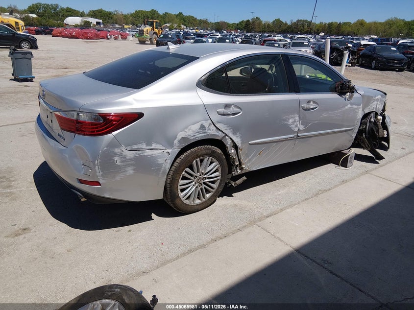 2013 Lexus ES VIN JTHBK1GG2D2043890 IAAI salvage auction — ROLLOVER, Salvage (Illinois), sold $1,000 on 2026-07-14 (photo 4)
