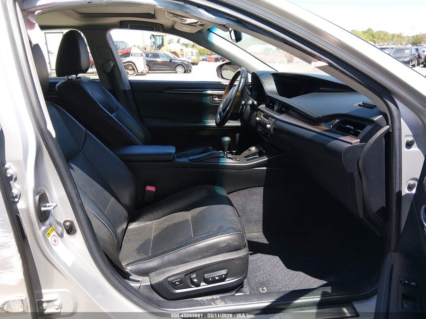 2013 Lexus ES VIN JTHBK1GG2D2043890 IAAI salvage auction — ROLLOVER, Salvage (Illinois), sold $1,000 on 2026-07-14 (photo 5)