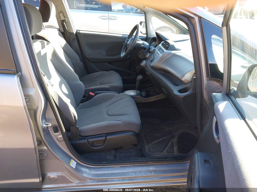 2010 Honda Fit VIN JHMGE8H28AS023468 IAAI salvage auction — NORMAL WEAR, Original (Maine), sold $1,100 on 2026-07-13 (photo 5)