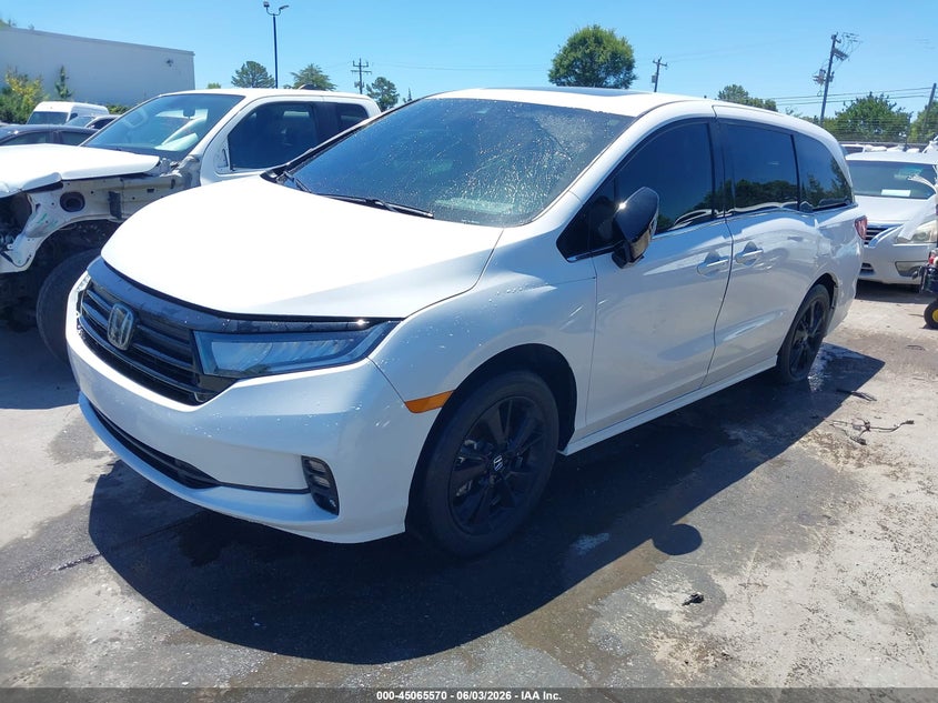 2024 Honda Odyssey VIN 5FNRL6H70RB035008 IAAI salvage auction — SIDE, Salvage (North Carolina), sold $8,750 on 2026-07-29 (photo 2)