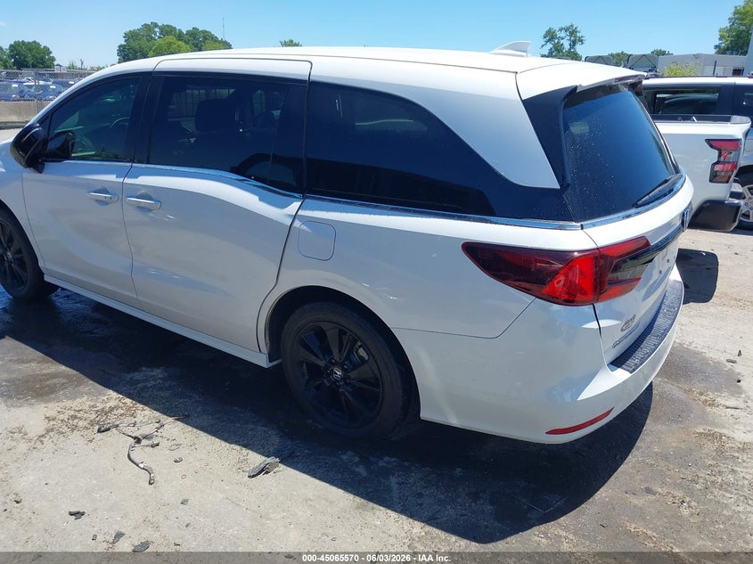 2024 Honda Odyssey VIN 5FNRL6H70RB035008 IAAI salvage auction — SIDE, Salvage (North Carolina), sold $8,750 on 2026-07-29 (photo 3)