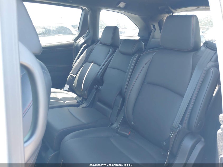 2024 Honda Odyssey VIN 5FNRL6H70RB035008 IAAI salvage auction — SIDE, Salvage (North Carolina), sold $8,750 on 2026-07-29 (photo 8)