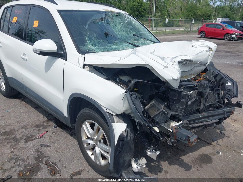 2016 Volkswagen Tiguan VIN WVGAV7AX0GW589192 IAAI salvage auction — BIO HAZARD, Rebuildable (Florida), sold $225 on 2026-07-21 (photo 6)