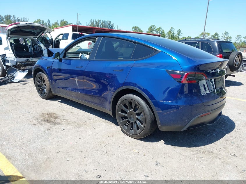 2025 Tesla Model y VIN 7SAYGDEE6SA363918 IAAI salvage auction — FRONT END, Rebuildable (Florida), sold $13,600 on 2026-07-30 (photo 3)