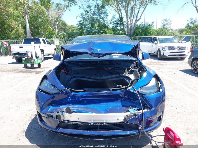 2025 Tesla Model y VIN 7SAYGDEE6SA363918 IAAI salvage auction — FRONT END, Rebuildable (Florida), sold $13,600 on 2026-07-30 (photo 6)