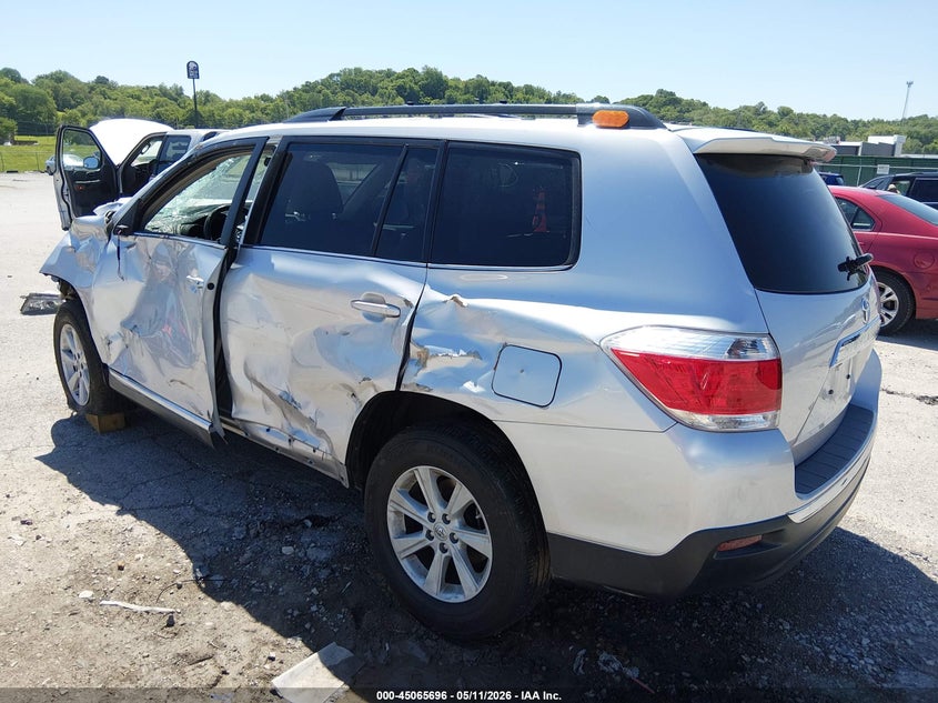 2013 Toyota Highlander VIN 5TDZK3EH9DS098627 IAAI salvage auction — FRONT END, Salvage (Illinois), sold $1,450 on 2026-07-21 (photo 3)