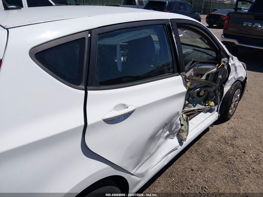 2017 Hyundai Accent VIN KMHCT5AE9HU307601 IAAI salvage auction — RIGHT SIDE, Salvage (Kansas), sold $475 on 2026-07-24 (photo 6)