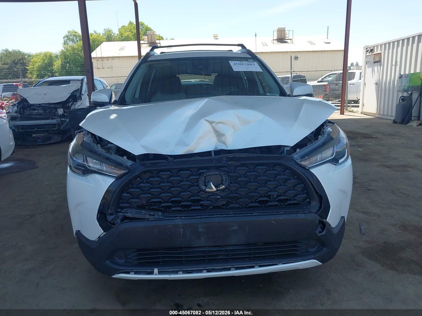 2022 Toyota Corolla cross VIN 7MUBAAAG3NV013861 IAAI salvage auction — FRONT END, Salvage (California), sold $7,800 on 2026-07-21 (photo 6)