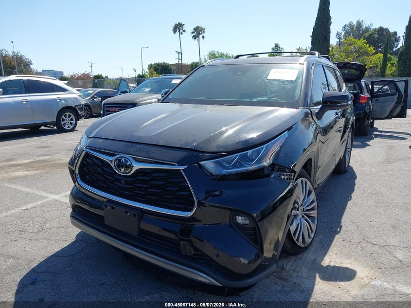2022 Toyota Highlander VIN 5TDFZRAHXNS142370 IAAI salvage auction — LEFT FRONT, Salvage (California), sold $12,050 on 2026-07-23 (photo 2)