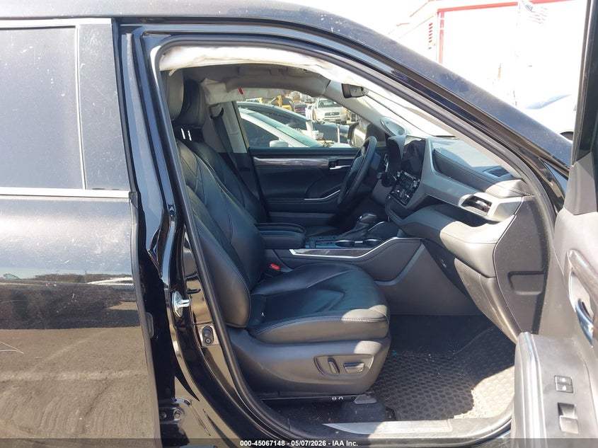 2022 Toyota Highlander VIN 5TDFZRAHXNS142370 IAAI salvage auction — LEFT FRONT, Salvage (California), sold $12,050 on 2026-07-23 (photo 5)