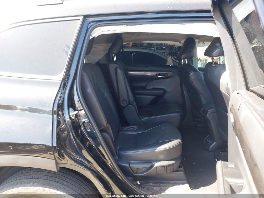 2022 Toyota Highlander VIN 5TDFZRAHXNS142370 IAAI salvage auction — LEFT FRONT, Salvage (California), sold $12,050 on 2026-07-23 (photo 8)