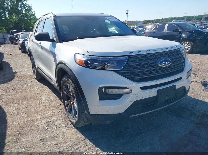 2021 Ford Explorer VIN 1FMSK8DH9MGB15884 IAAI salvage auction — HAIL, Clear (Oklahoma), sold $11,400 on 2026-07-29 (photo 1)