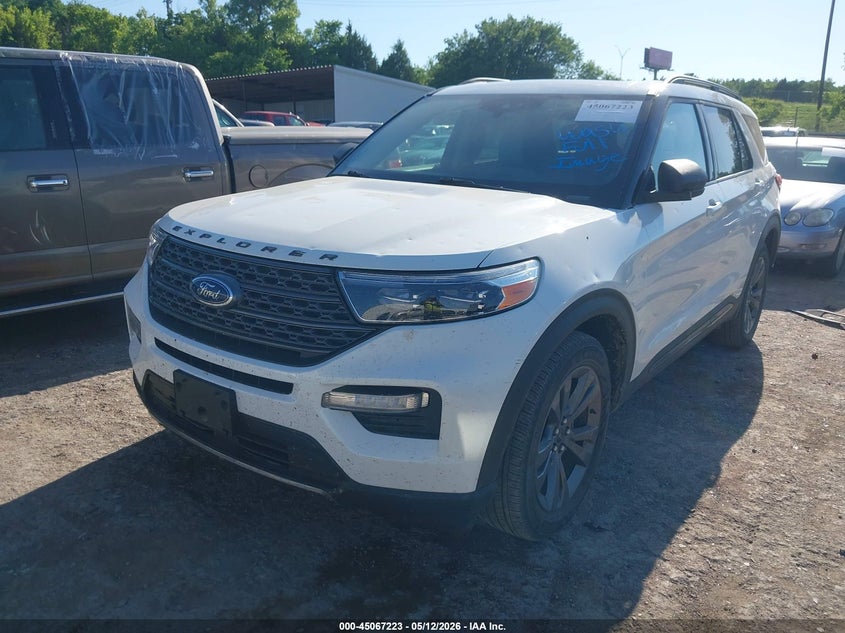 2021 Ford Explorer VIN 1FMSK8DH9MGB15884 IAAI salvage auction — HAIL, Clear (Oklahoma), sold $11,400 on 2026-07-29 (photo 2)