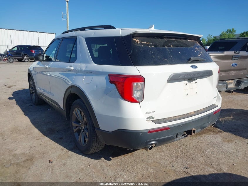 2021 Ford Explorer VIN 1FMSK8DH9MGB15884 IAAI salvage auction — HAIL, Clear (Oklahoma), sold $11,400 on 2026-07-29 (photo 3)