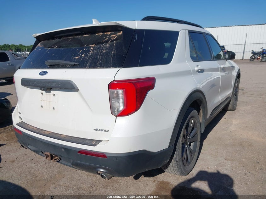 2021 Ford Explorer VIN 1FMSK8DH9MGB15884 IAAI salvage auction — HAIL, Clear (Oklahoma), sold $11,400 on 2026-07-29 (photo 4)
