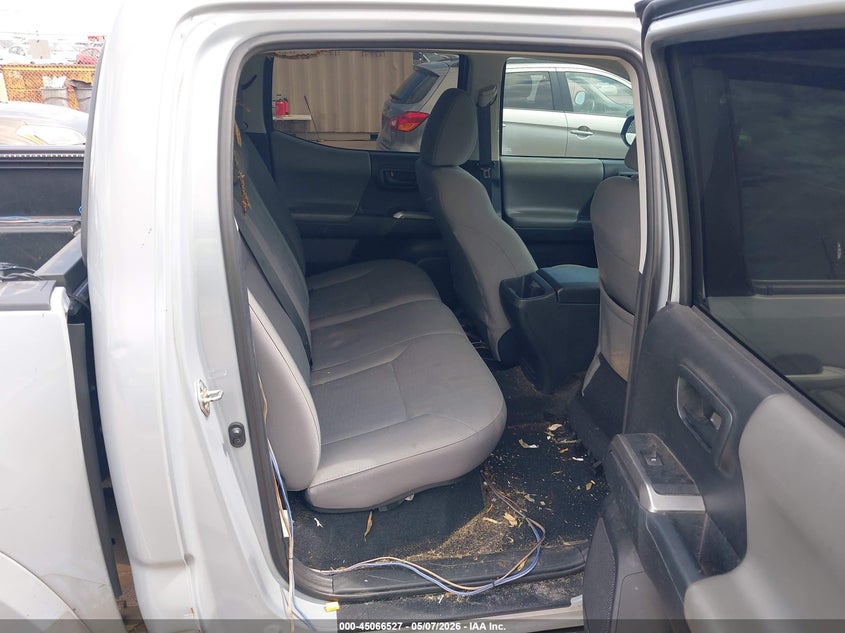2019 Toyota Tacoma VIN 3TMCZ5AN7KM237921 IAAI salvage auction — REAR END, Salvage Title, sold $9,800 on 2026-08-07 (photo 8)