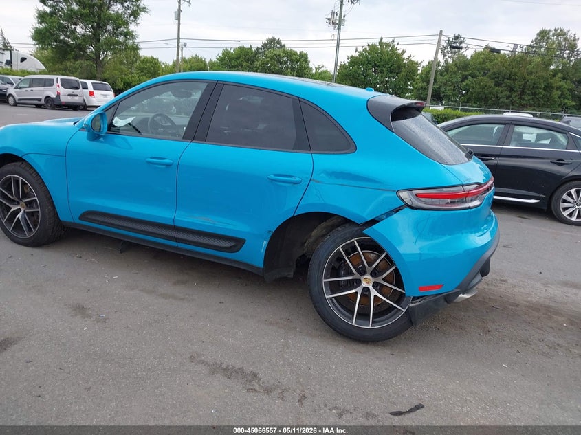2022 Porsche Macan VIN WP1AA2A54NLB06334 IAAI salvage auction — REAR END, Salvage Title, sold $23,800 on 2026-08-31 (photo 3)