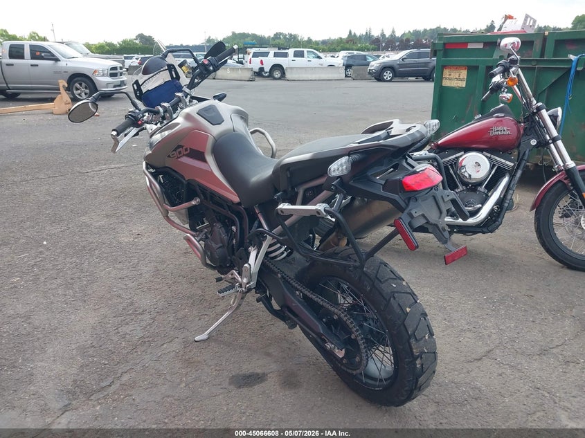 2023 Triumph motorcycle Tiger VIN SMTE67DF6PTBH0528 IAAI salvage auction — SIDE, Salvage (Oregon), sold $4,850 on 2026-07-22 (photo 3)