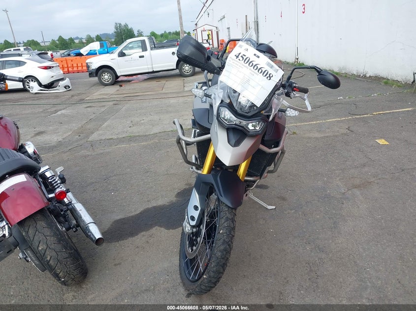 2023 Triumph motorcycle Tiger VIN SMTE67DF6PTBH0528 IAAI salvage auction — SIDE, Salvage (Oregon), sold $4,850 on 2026-07-22 (photo 5)