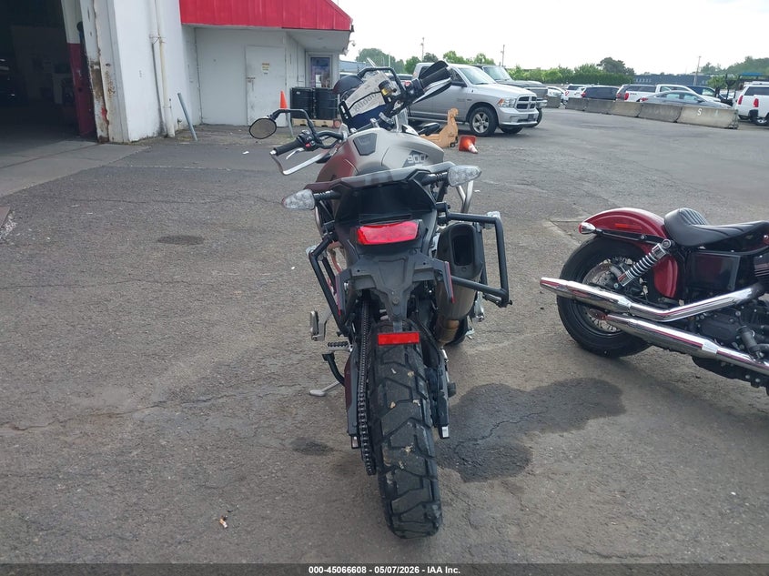 2023 Triumph motorcycle Tiger VIN SMTE67DF6PTBH0528 IAAI salvage auction — SIDE, Salvage (Oregon), sold $4,850 on 2026-07-22 (photo 6)