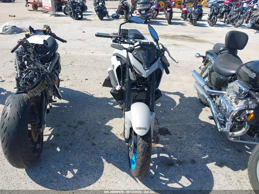 2026 Yamaha VIN MH3RH28EXTK003669 IAAI salvage auction — LEFT SIDE, Salvage (Texas), sold $1,425 on 2026-07-07 (photo 5)