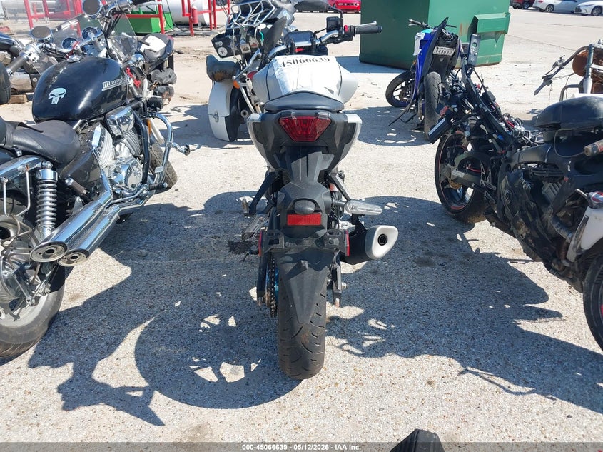 2026 Yamaha VIN MH3RH28EXTK003669 IAAI salvage auction — LEFT SIDE, Salvage (Texas), sold $1,425 on 2026-07-07 (photo 6)