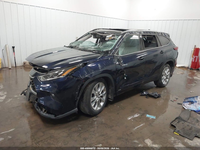 2021 Toyota Highlander VIN 5TDXBRCHXMS033704 IAAI salvage auction — ROLLOVER, Regular (South Dakota), sold $5,125 on 2026-07-07 (photo 2)